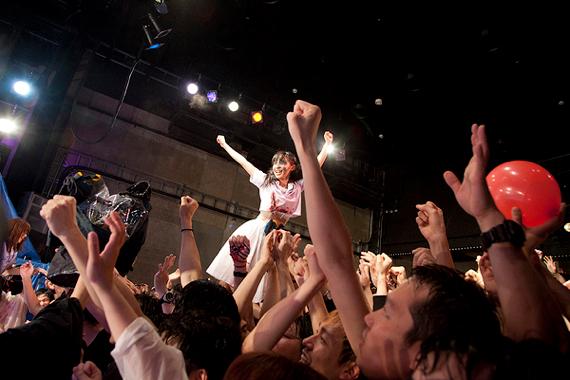 「BiS階段 LAST GIG」の模様。