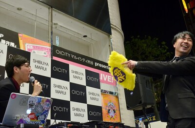 左からtofubeats、藤井隆。