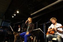 東京都内で行われたつるの剛士ファンミーティングの様子。