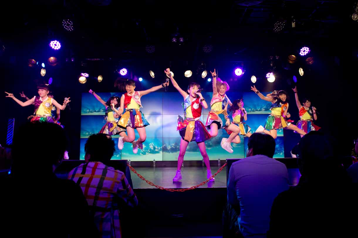 Cheeky Parade「NINE LIVES TOUR～ROAD TO NY～」東京公演の様子。