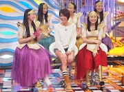 今週の人気の画像8位は「工藤静香×ももクロ、堂本兄弟で中島みゆき作『激情』歌唱」より、「新堂本兄弟」出演時の工藤静香とももいろクローバーZ。