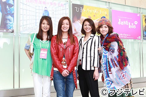 5月15日（木）放送の第5話には尾野真千子がカメオ出演。左から飯島直子演じる水谷典子、尾野真千子、小泉今日子演じる吉野千明、内田有紀演じる長倉万理子。 (c)フジテレビ