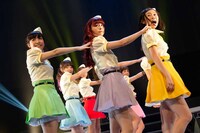 左から槙田紗子、玉井杏奈、森詩織。