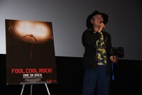 ONE OK ROCKについて熱弁する中野裕之。