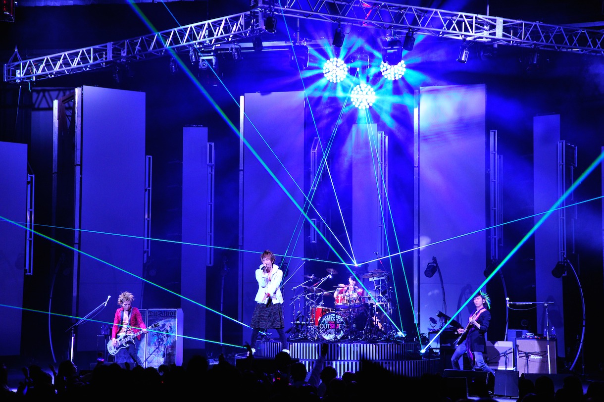 「SID TOUR 2014 OUTSIDER」中野サンプラザホール公演の様子。