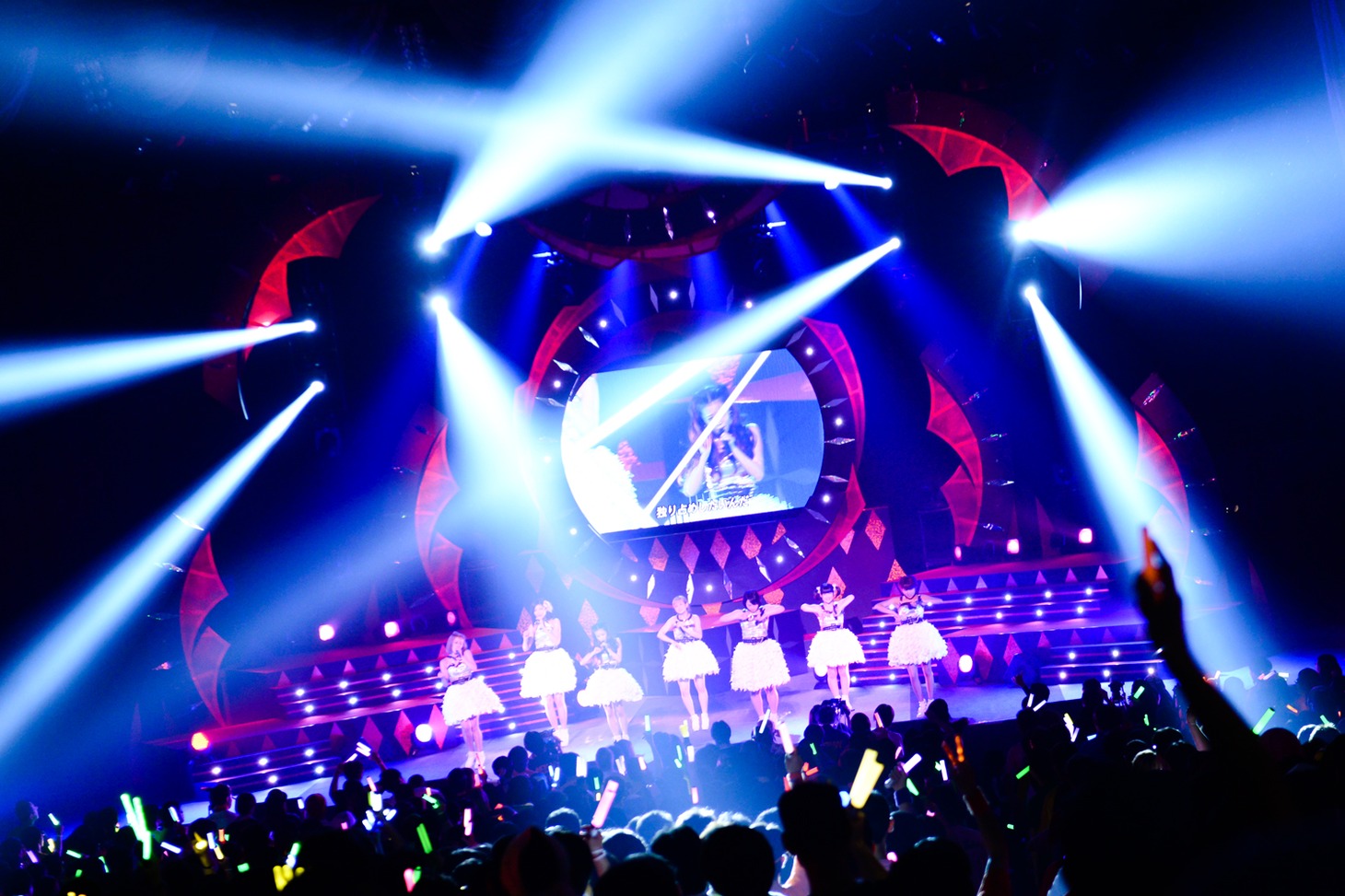 「Berryz工房デビュー10周年記念コンサートツアー2014春 ～リアルBerryz工房～」中野サンプラザ夜公演の様子。
