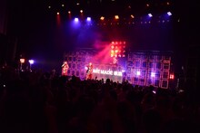 HOME MADE 家族の東京・渋谷公会堂公演の様子。