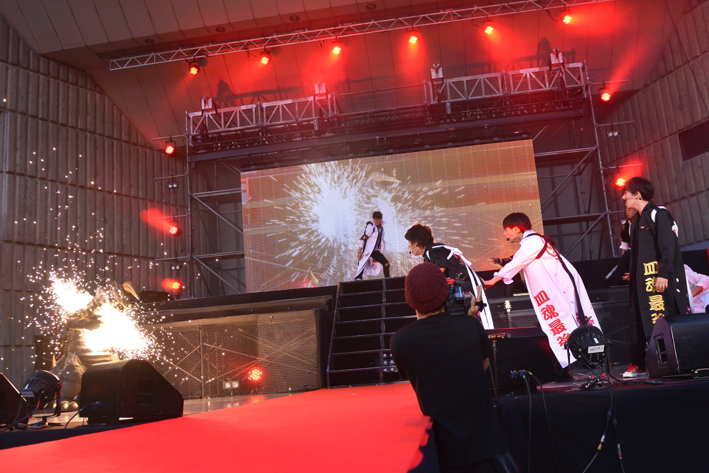 “サラスラッシャー”で怪獣を倒す瞬間。