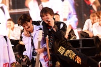 TAKUMIに飛びつくMASAKI。