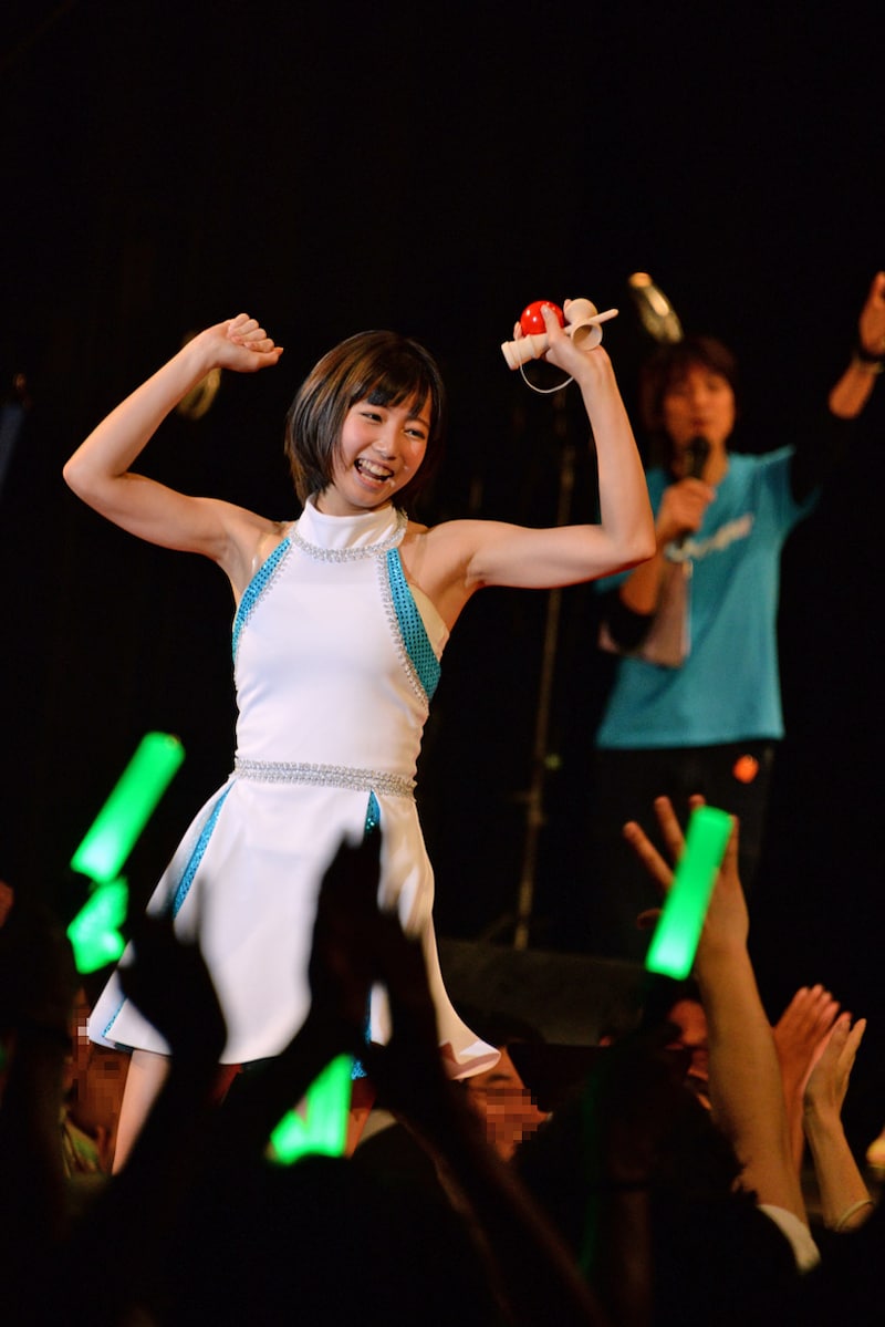 虎ノ門ダービー～アイドル倶楽部特別杯～「けん玉」で優勝した木下綾菜（さんみゅ～）。