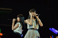 左から外岡えりか（アイドリング!!!）、横山ルリカ（アイドリング!!!）。