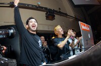 日本代表DJとしてKAZUMA TAKAHASHIが発表された直後の様子。