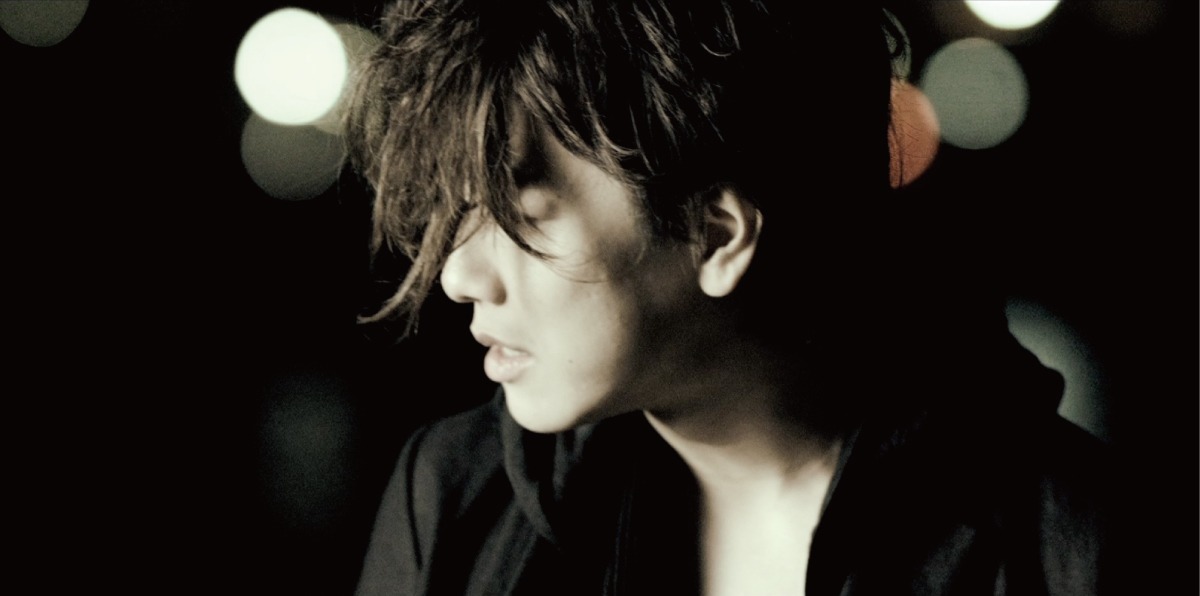 「Do You Ever Shine?」PVのワンシーン。