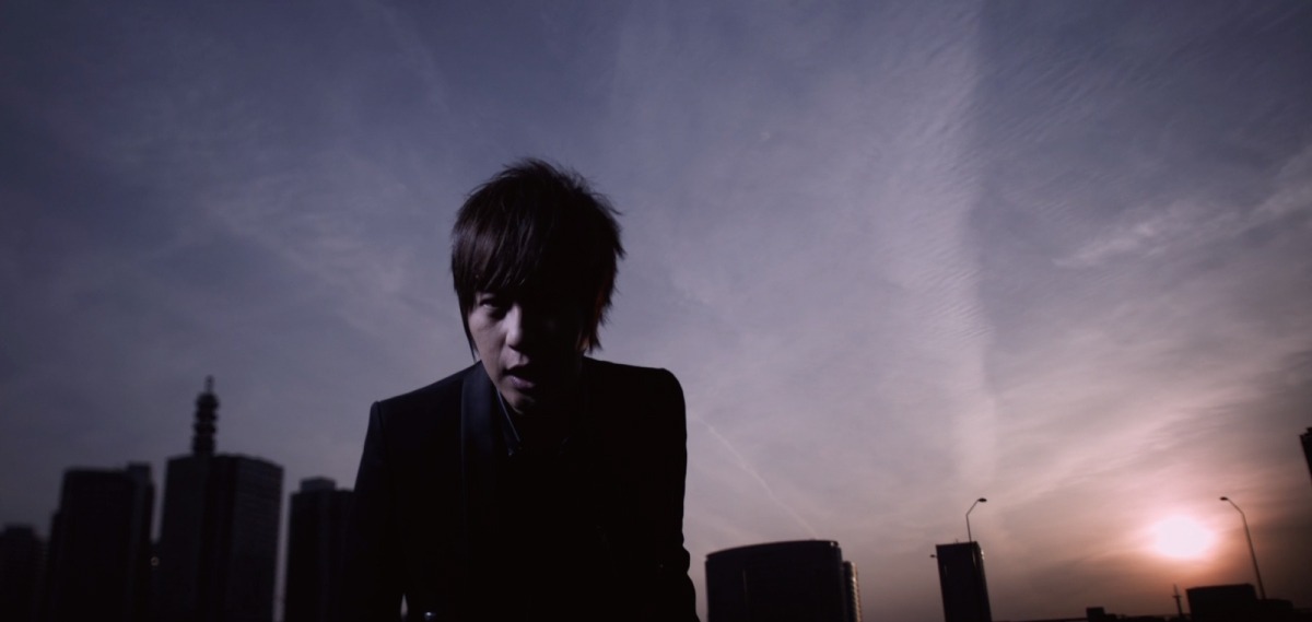 「Do You Ever Shine?」PVのワンシーン。