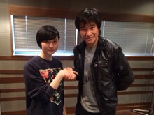 左からbomi、中山雅史。