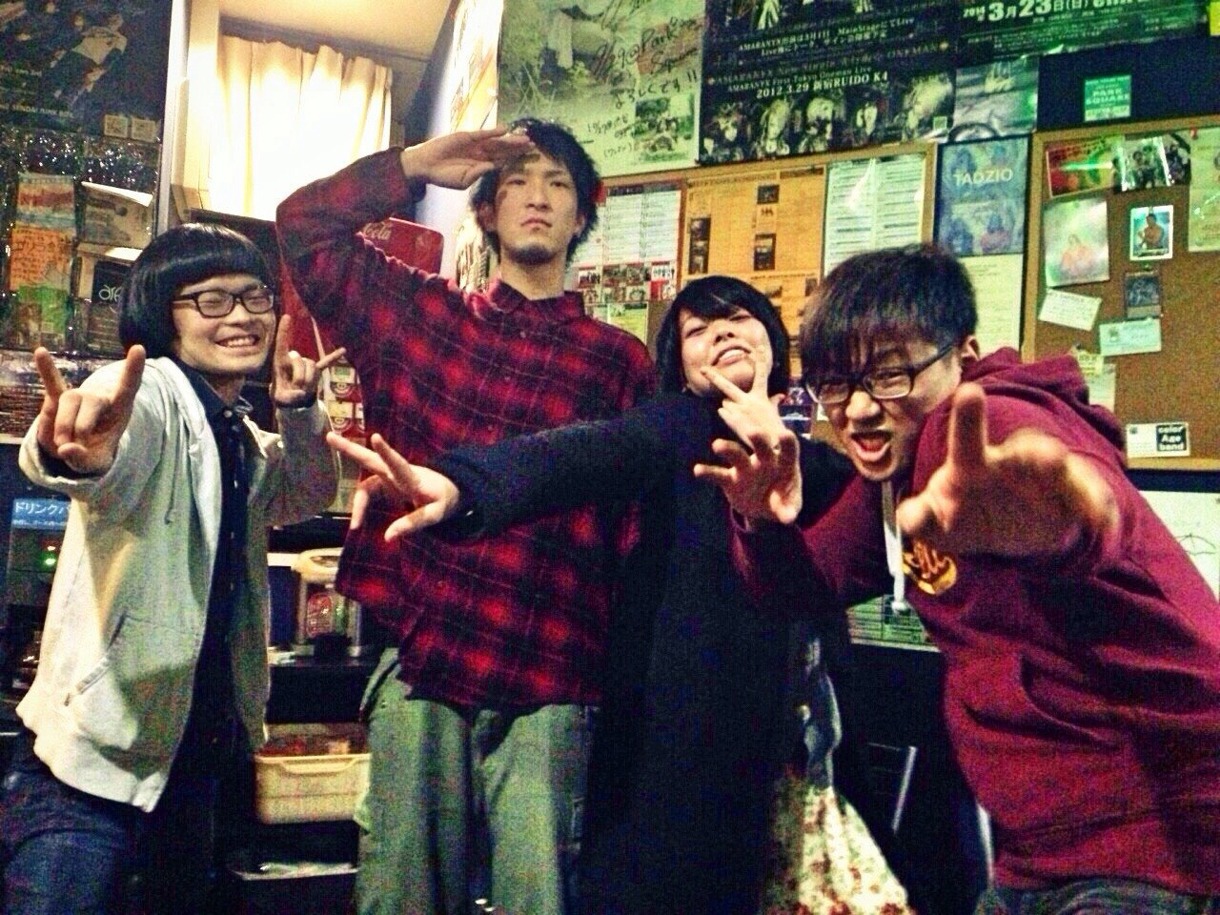 勃発