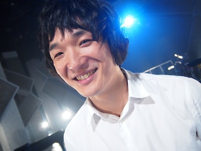 「MUSIC FAIR」収録時の石崎ひゅーい。