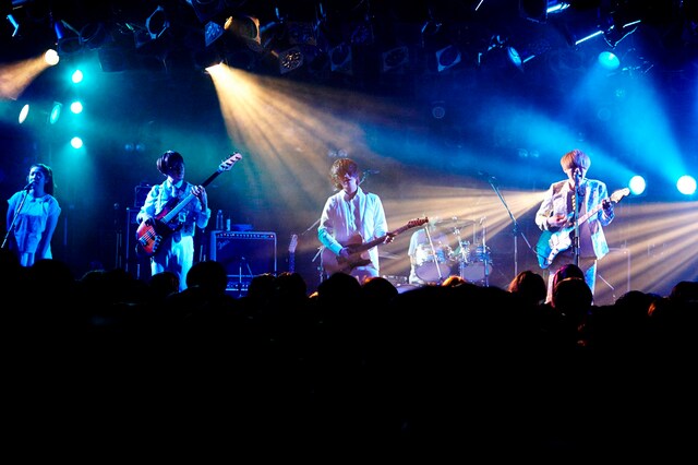 indigo la End「indigo la End TOUR 2014『夜明けの話』」東京・渋谷CLUB QUATTRO公演の様子。