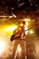 川谷絵音（Vo, G）