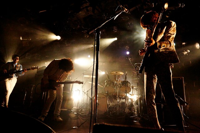 indigo la End「indigo la End TOUR 2014『夜明けの話』」東京・渋谷CLUB QUATTRO公演の様子。