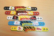 「KEYTALK "OVERTONE" WEEK」で販売されるラバーブレスレット。