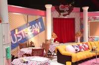 「Ustream大賞受賞記念 24時間いただきますっTV 2014」のスタジオ風景。