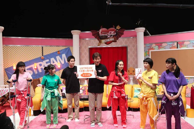 「Ustream大賞受賞記念 24時間いただきますっTV 2014」でのももいろクローバーZ。