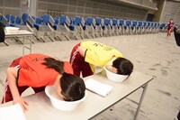 左から百田夏菜子、玉井詩織。