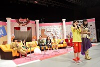 ももいろクローバーZ「Ustream大賞受賞記念 24時間いただきますっTV 2014」の様子。