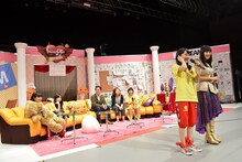 ももいろクローバーZ「Ustream大賞受賞記念 24時間いただきますっTV 2014」の様子。