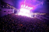 「KPP NANDA COLLECTION WORLD TOUR 2014」Zepp Tokyo公演の1日目に行われた、サイリウムのサプライズ演出の様子。