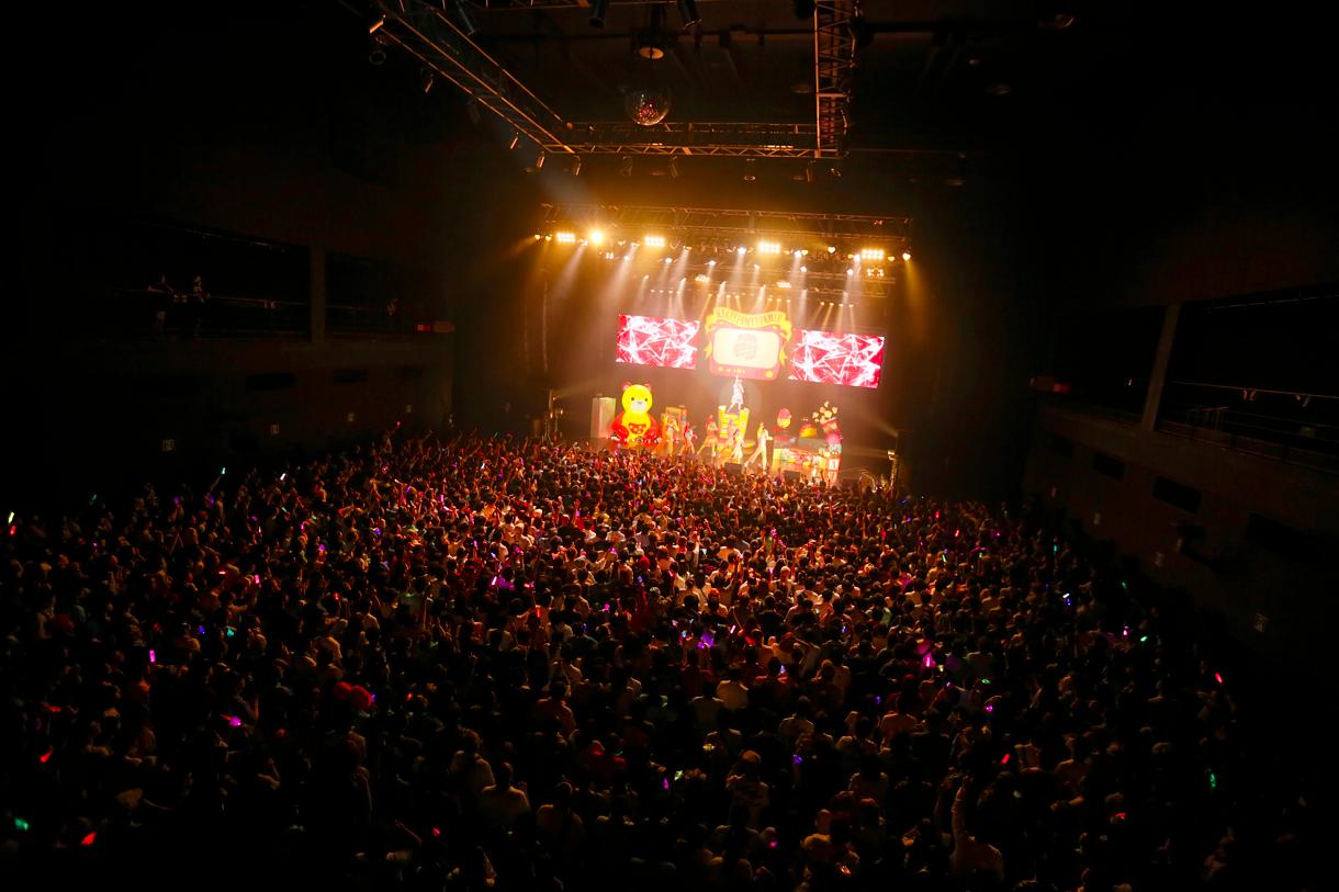 「KPP NANDA COLLECTION WORLD TOUR 2014」Zepp Tokyo公演の様子。