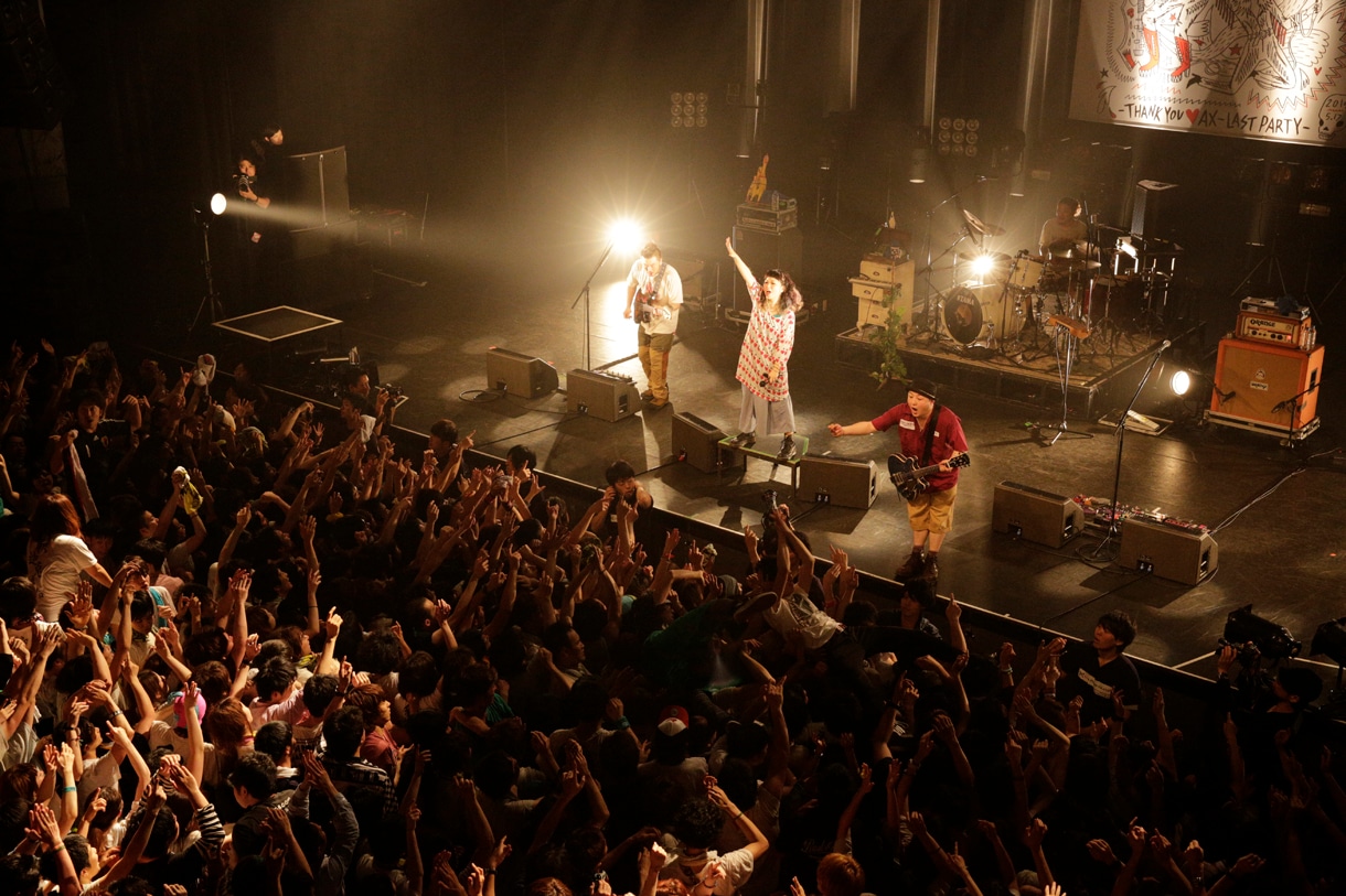 「THANK YOU★AX!! -LAST PARTY-」の様子。