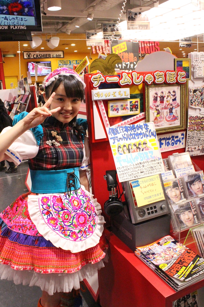 タワーレコード渋谷店を訪れた咲良菜緒。