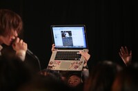 後藤まりこのライブの様子。（撮影：佐藤祐紀）