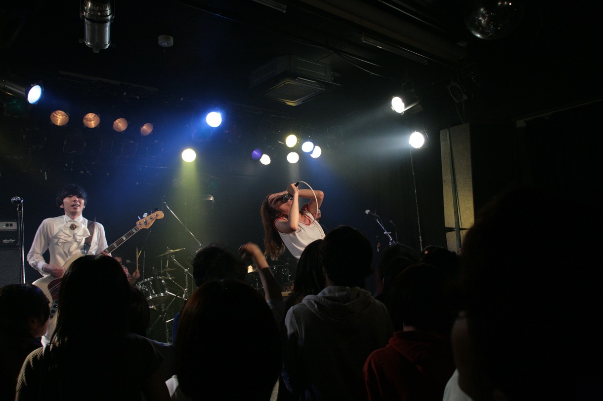 SUNDAYS（撮影：佐藤祐紀）