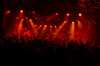 Hello Sleepwalkers「Hello Sleepwalkers 2014 "TAKE YOUR MASK OFF"」東京・渋谷CLUB QUATTRO公演の様子。