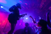 左からナルミ(G, Vo)、シュンタロウ(Vo, G)。