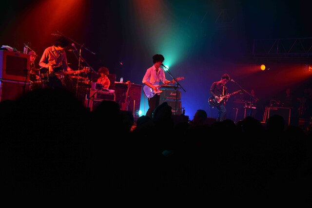 本日5月19日に行われたGRAPEVINE「IN A LIFETIME」東京・SHIBUYA-AX公演の様子。（撮影：塩田正幸）