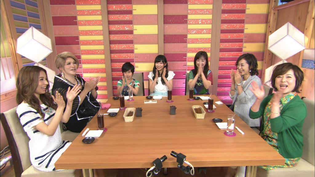 寿司屋の人気メニューベスト10当てに挑戦した女性チームの面々。(c)テレビ朝日