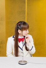 謎の中年男性の発言に耳を傾けるほっちゃん。