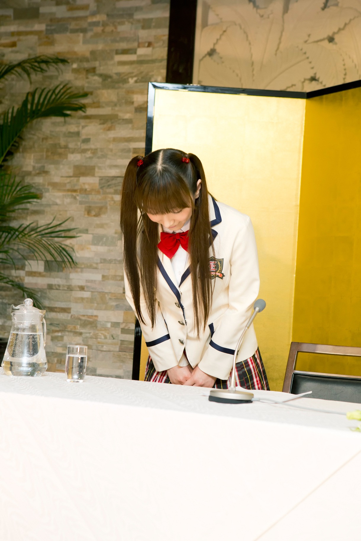 深々と頭を下げるほっちゃん。