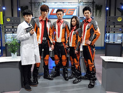 特捜チーム「UPG」メンバー。一条寺友也（草川拓弥）は写真左端。