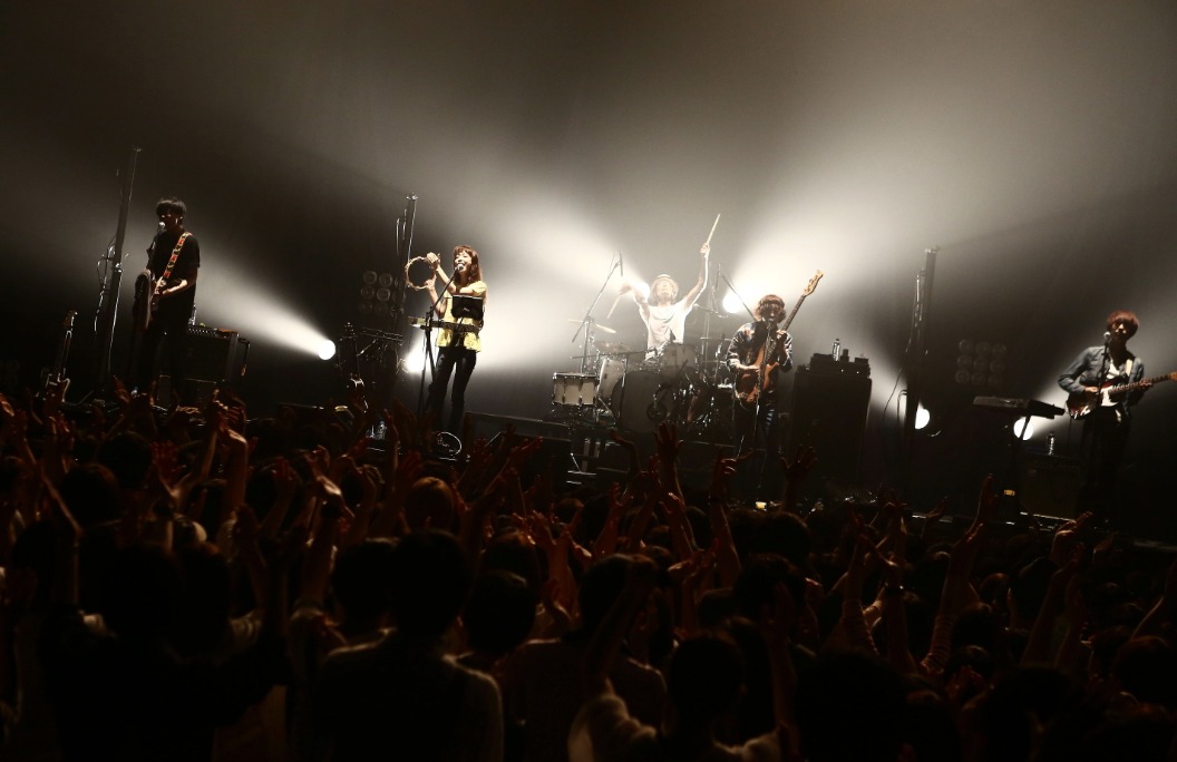 Czecho No Republic「AXドリンクバイトをクビになった武井がついに演者として帰ってきた！最初で最後！武井のAX帰還ギグ！～そして伝説へ～」の様子。