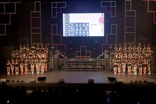 「AKB48 37thシングル選抜総選挙 夢の現在地～ライバルはどこだ？～」速報発表中のNMB48の様子。 (c)NMB48