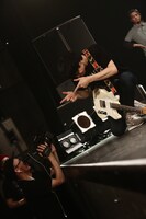 カメラにアピールする砂川一黄（G, Cho）。