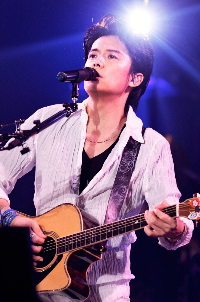 福山雅治「FUKUYAMA MASAHARU WE'RE BROS. TOUR 2014 HUMAN」の様子。