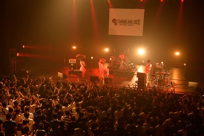 赤い公園のライブの様子。（撮影：チームライトサム）