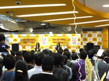 Faint*Starインストアライブの様子。