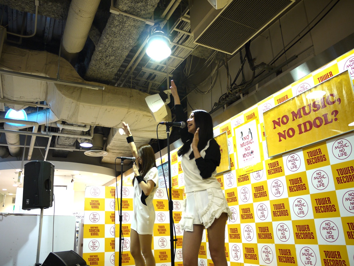 Faint*Starインストアライブの様子。